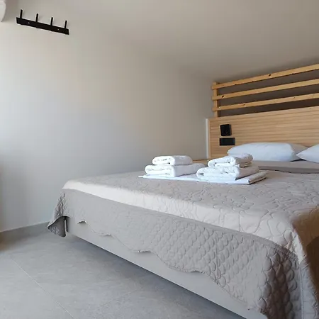 Blueleaf Hotel *