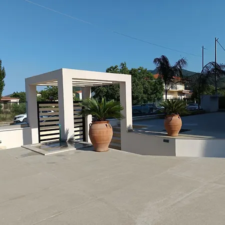 Blueleaf Szálloda *