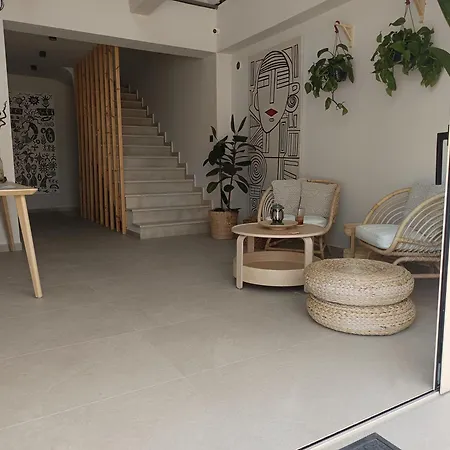 Szálloda Blueleaf Sztavrósz